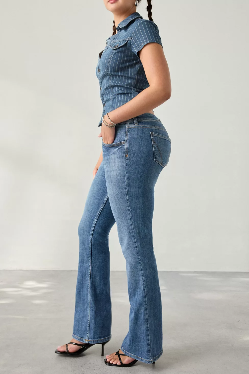 BDG Brooke Low-Rise Flare Jeans - Vintage Mid Indigo