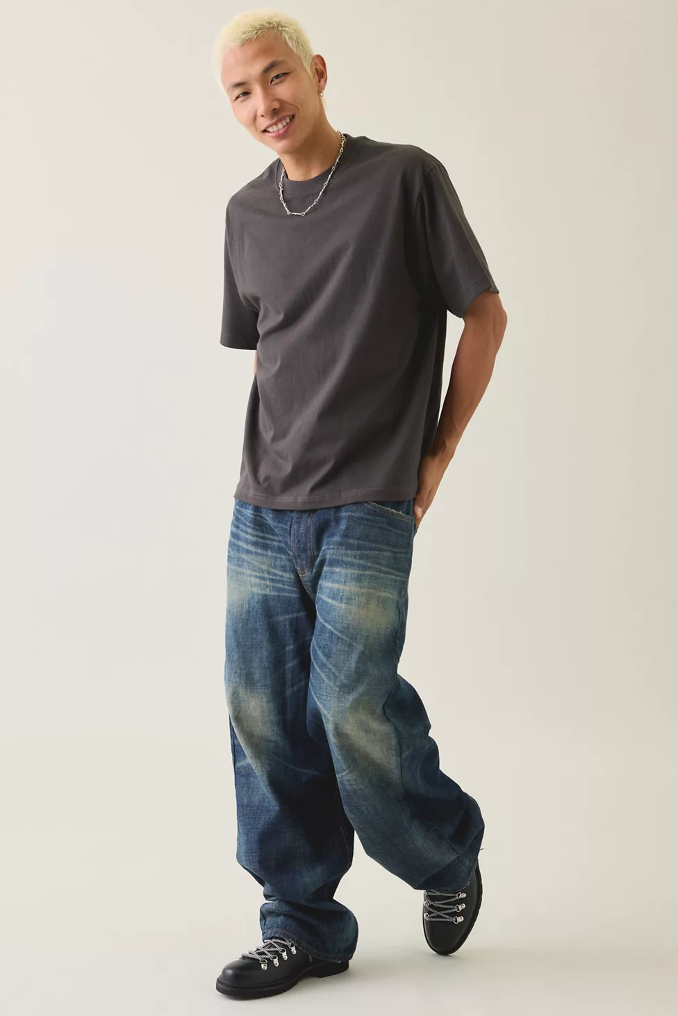 Shaka Wear 7.5oz Heavyweight Cropped Tee - Charcoal