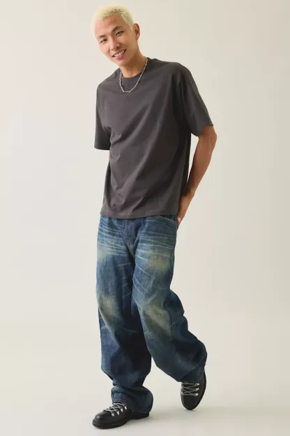 Shaka Wear 7.5oz Heavyweight Cropped Tee - Charcoal
