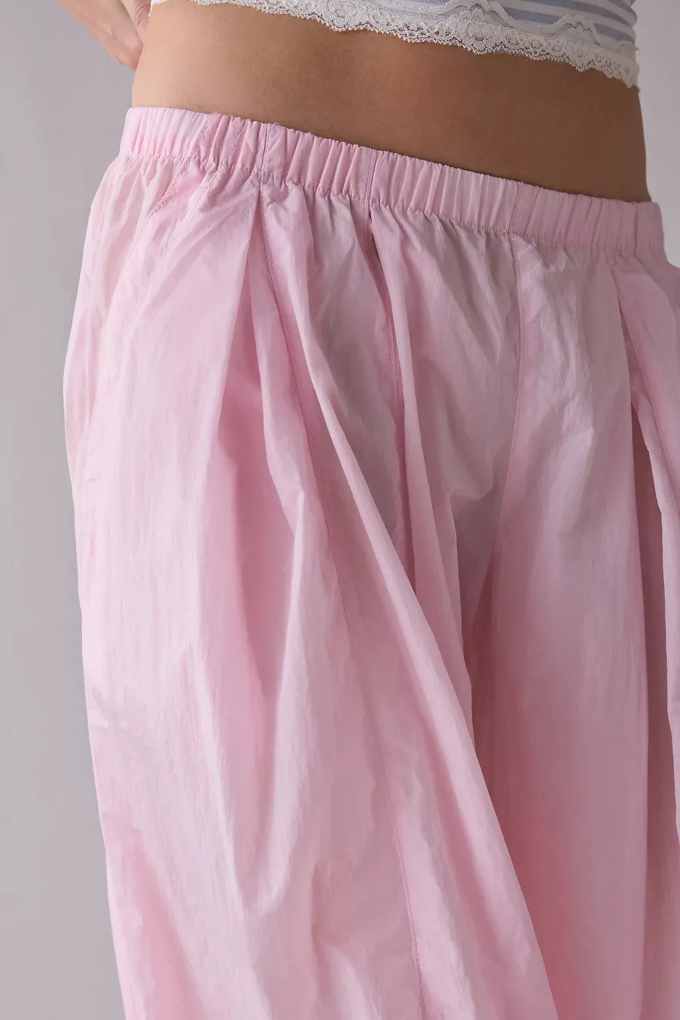 BDG Cloud Low-Rise Baggy Balloon Pants - Pink