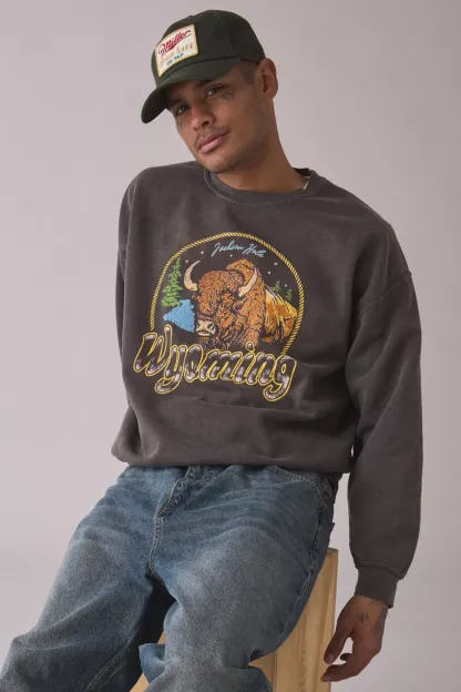 Wyoming Bison Graphic Crew Neck Sweatshirt - Brown
