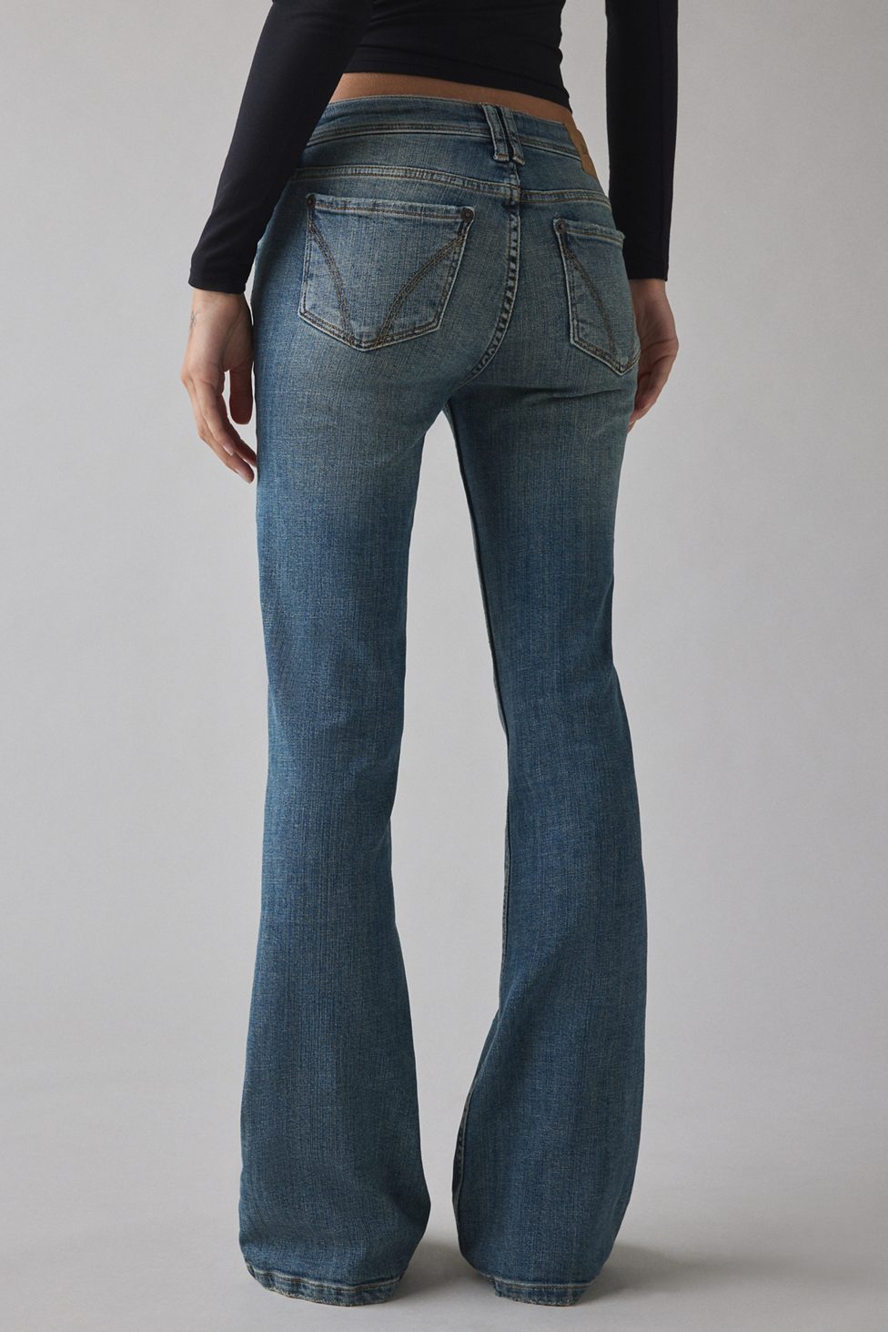 BDG Brooke Low-Rise Flare Jeans - Vintage Denim Medium