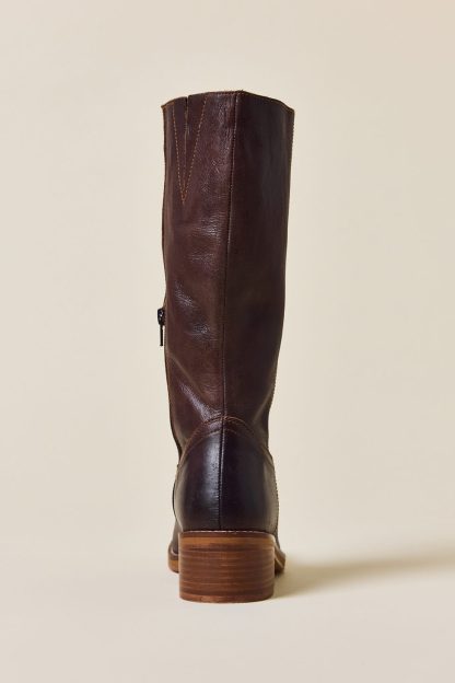 UO Leather Pull-On Boots - Dark Brown