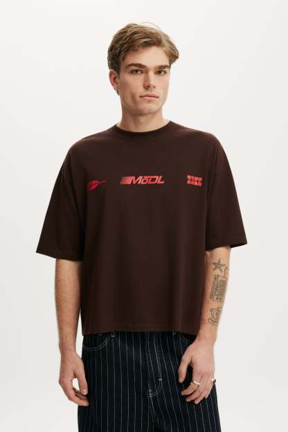 Cropped Fit Graphic T-Shirt, DARK OAK / GLOBAL RED - example image 1