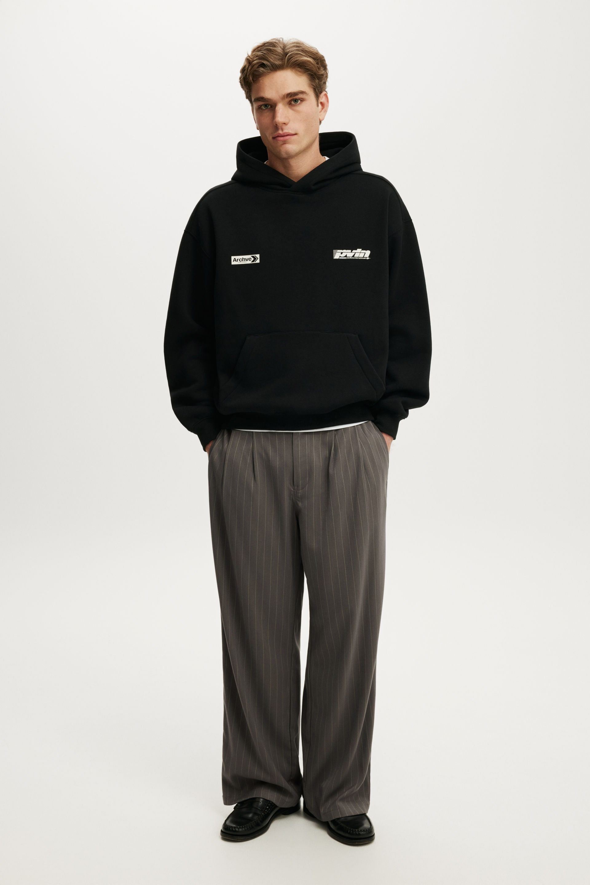 Box Fit Graphic Hoodie, BLACK / PVLN - example image 3