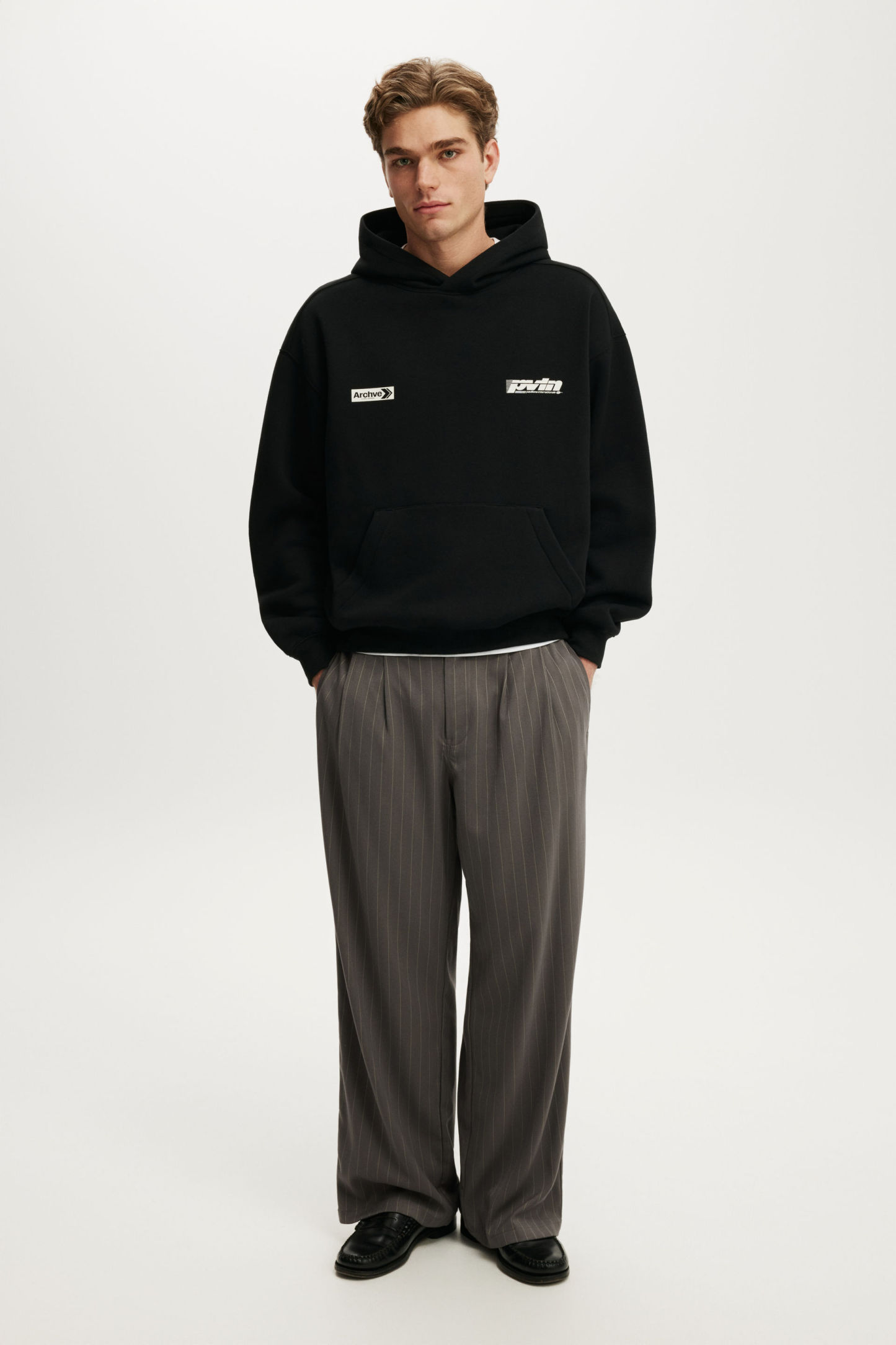 Box Fit Graphic Hoodie, BLACK / PVLN - example image 3