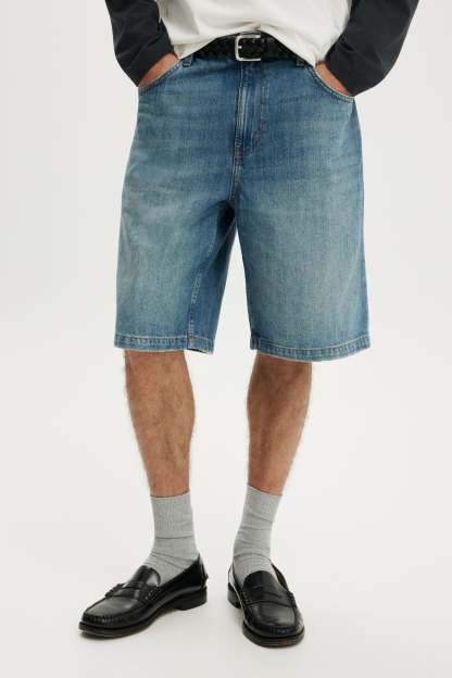 Baggy Denim Short, TRANSMISSION BLUE - example image 2