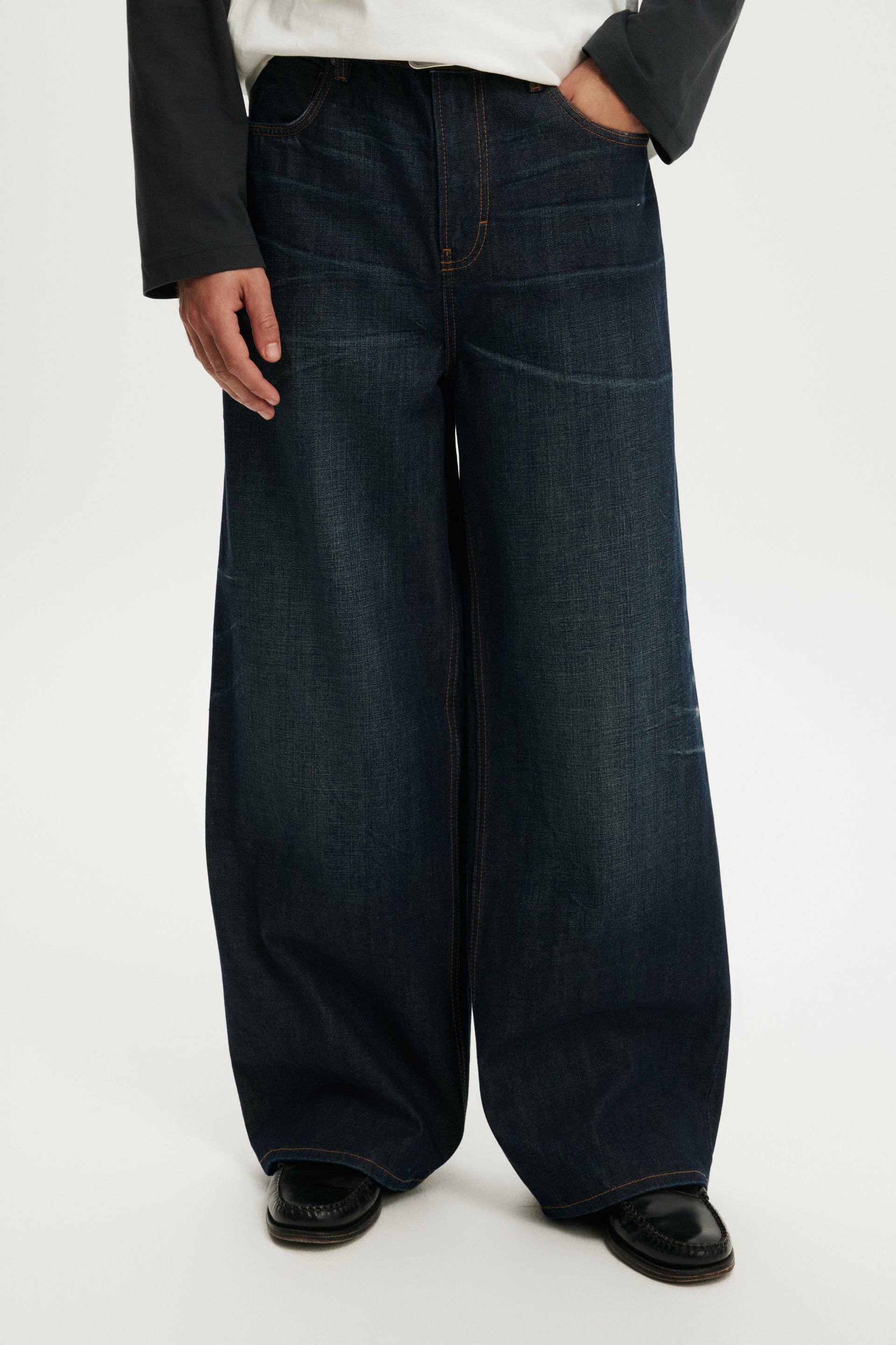 Super Baggy Jean, SELVEDGE WORN BLUE - example image 2