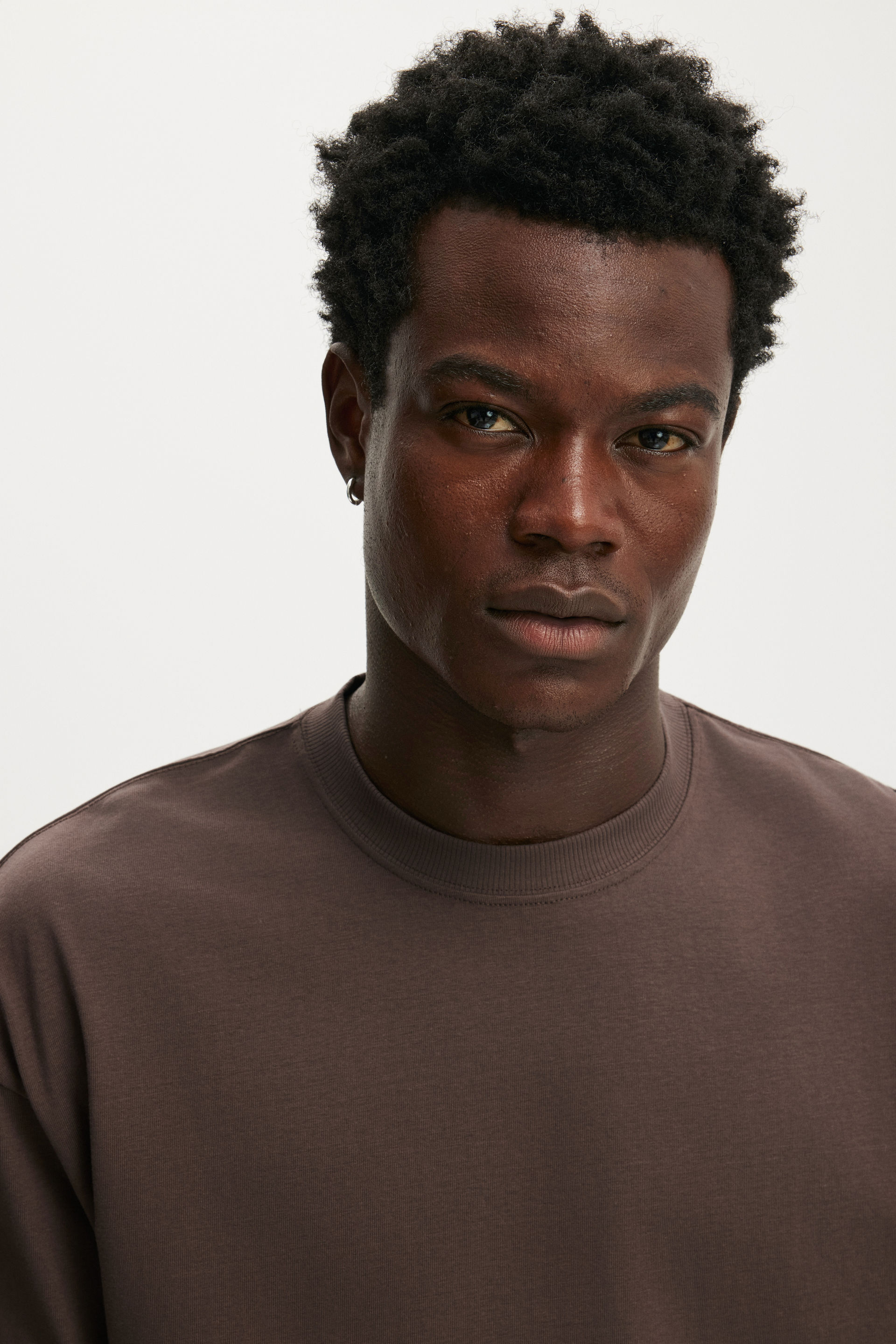 Cropped Fit T-Shirt, WASHED CHOCOLATE - example image 4