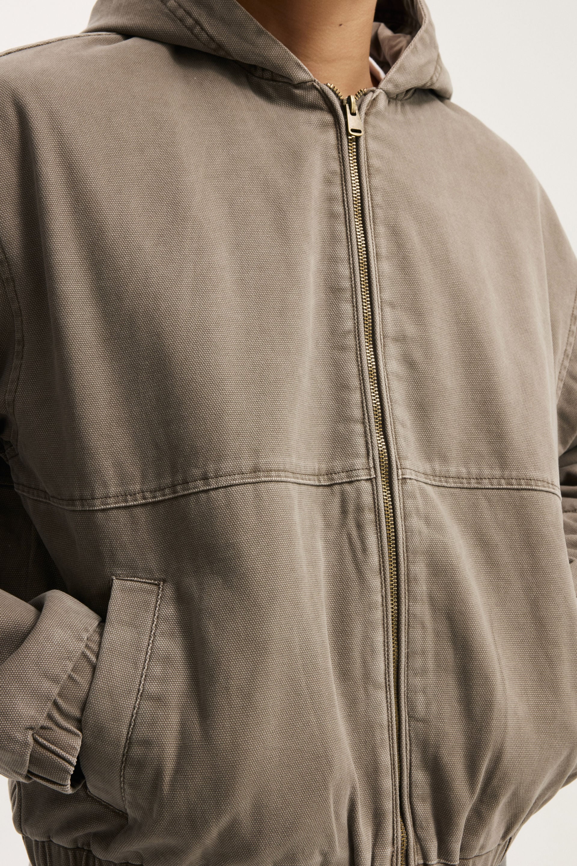 Cropped Hooded Bomber, WASHED CHOCOLATE - example image 4
