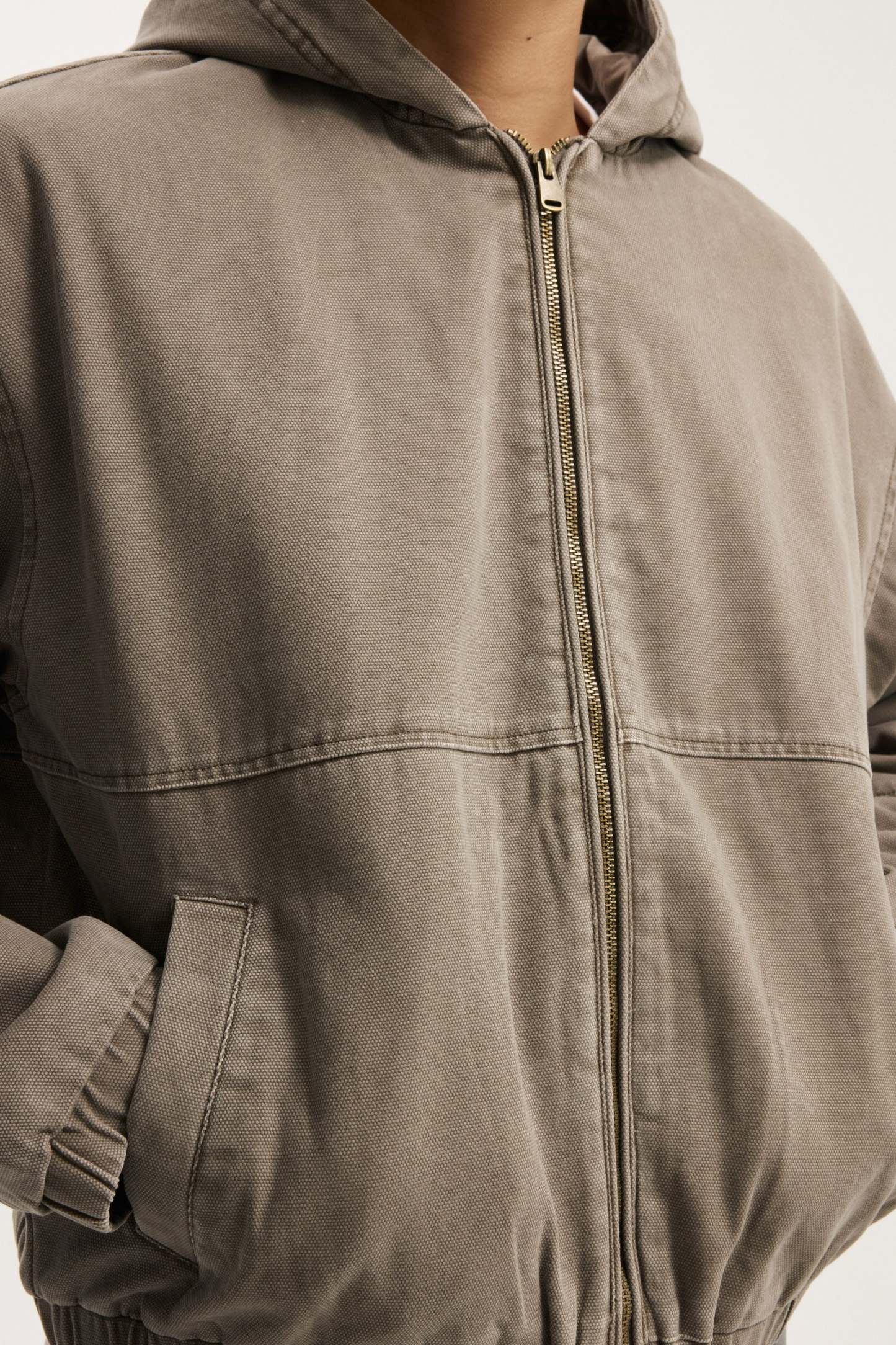 Cropped Hooded Bomber, WASHED CHOCOLATE - example image 4