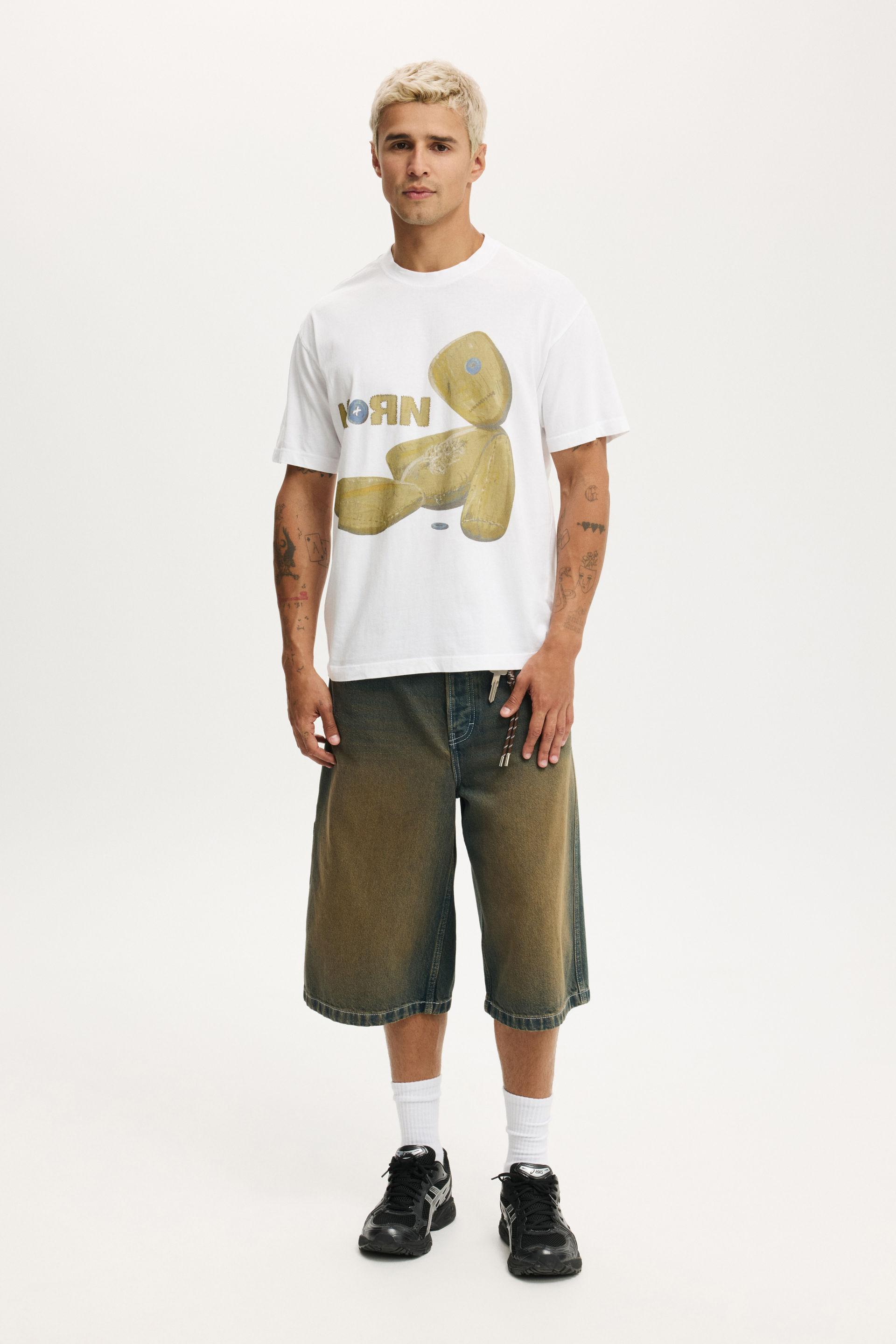 Everyday Fit Exclusive Music T-Shirt, LCN COR WHITE / KORN - ISSUES DOLL - example image 2