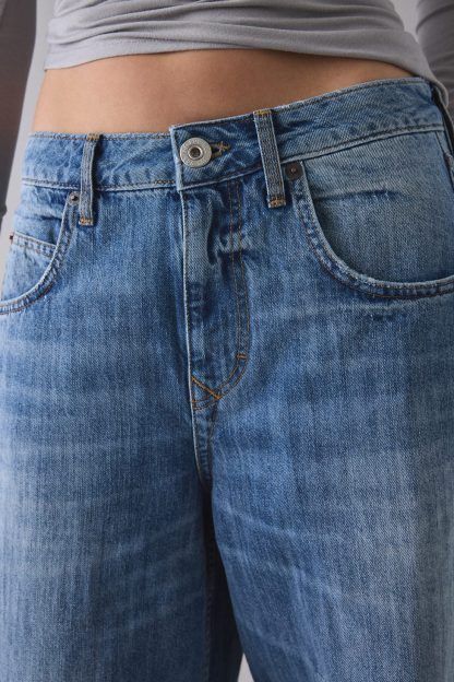 BDG Jaya Baggy Boyfriend Jeans - Cali Vintage Mid