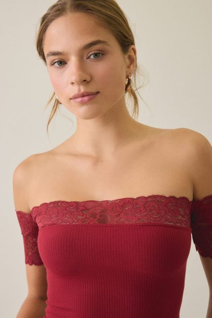 Kimchi Blue Noa Lace Trim Off-The-Shoulder Top - Red
