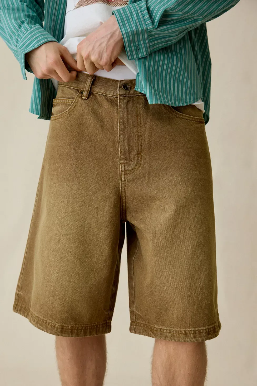 BDG Astro Baggy Washed Denim Jorts - Caramel