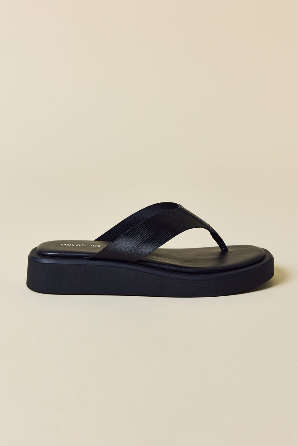 UO Gemma Platform Thong Sandals - Black