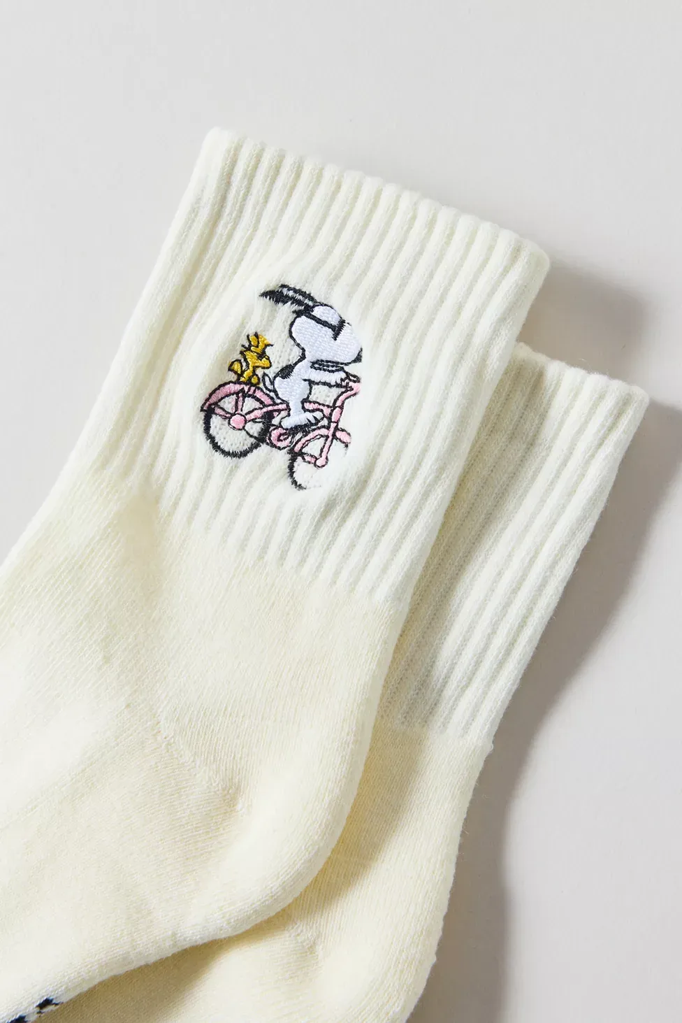Peanuts Snoopy Icon Quarter Crew Socks - Bike Snoopy