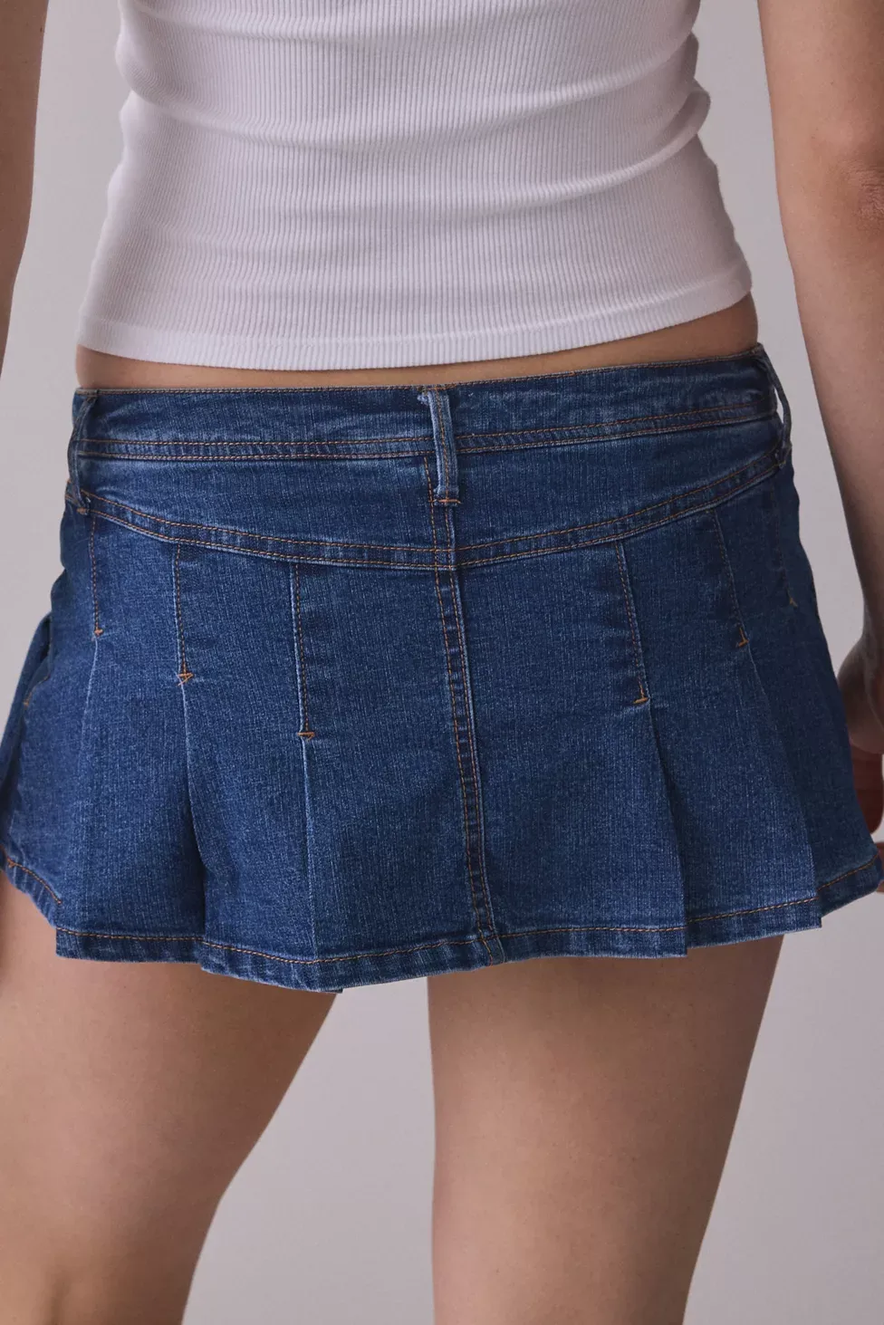 BDG Bad Influence Pleated Low-Rise Denim Mini Skort - Indigo