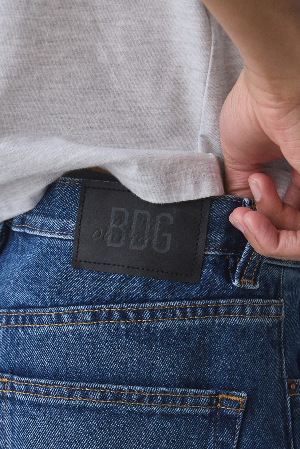 BDG Astro Baggy Washed Denim Jorts - Vintage Denim Medium