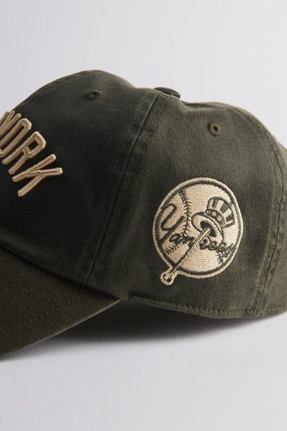 Mitchell & Ness MLB New York Yankees Faux Leather Dad Hat - Green