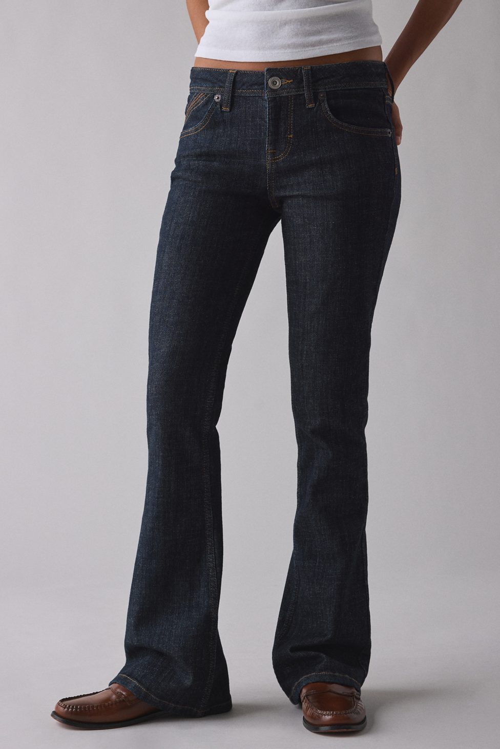 BDG Brooke Low-Rise Flare Jeans - Rinse