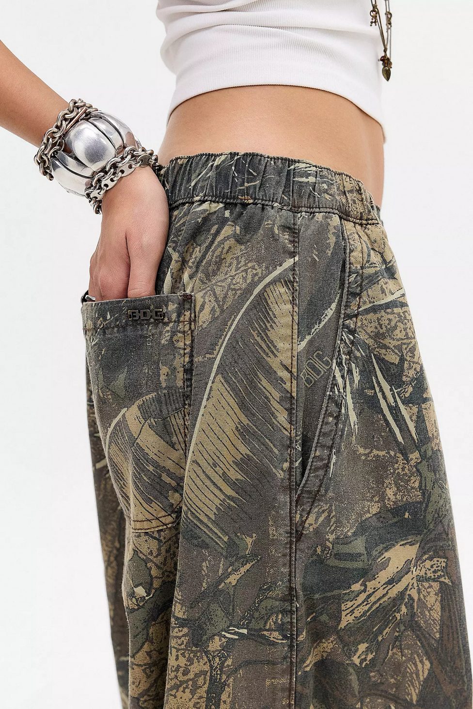 BDG Bobbi Baggy Pull-On Pants - Camo
