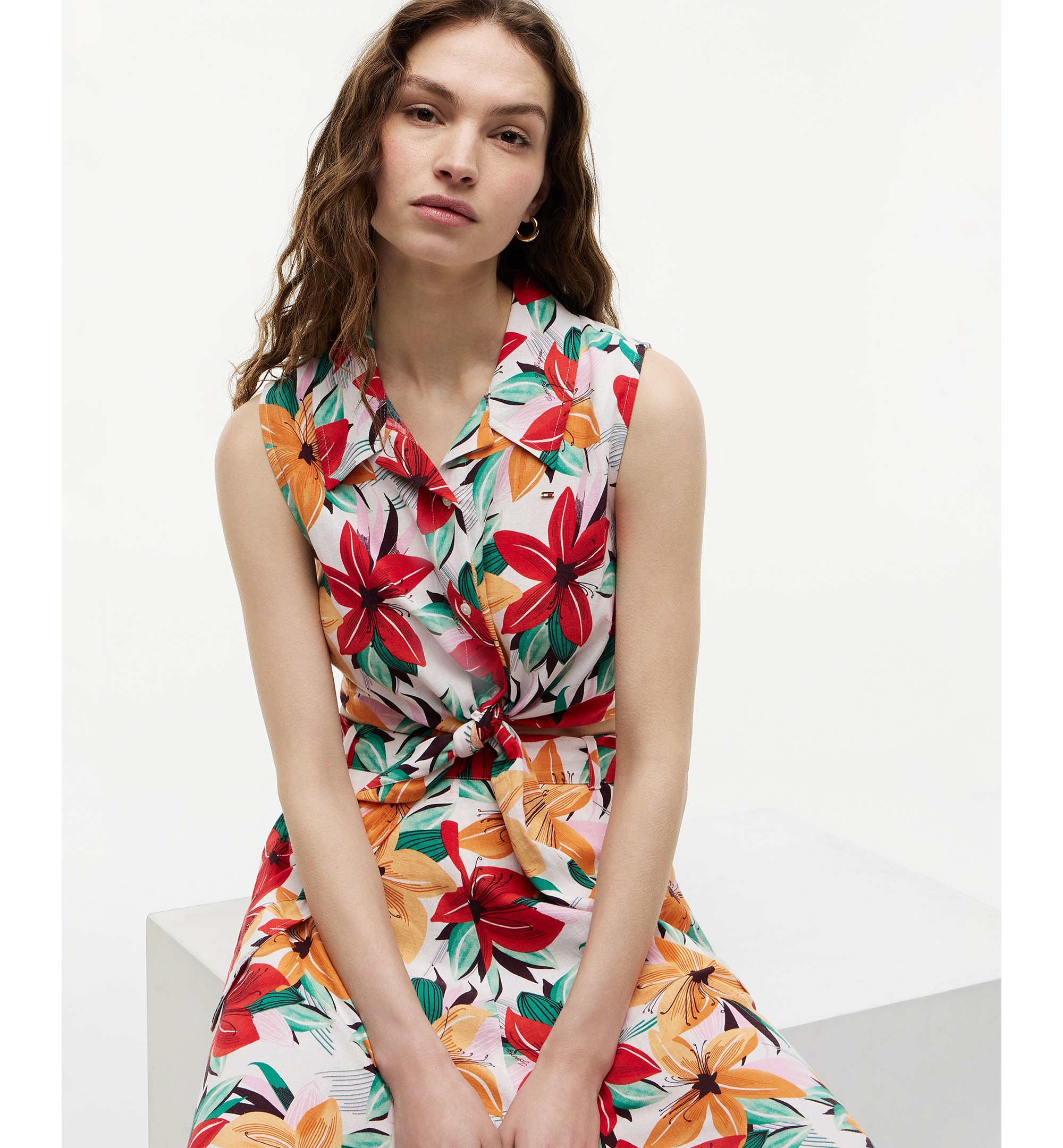 Tommy Hilfiger Women's Linen Knotted Collared Top - Hibiscus Garden Ecru