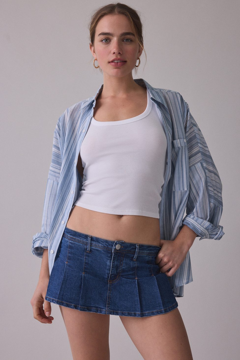 BDG Bad Influence Pleated Low-Rise Denim Mini Skort - Indigo