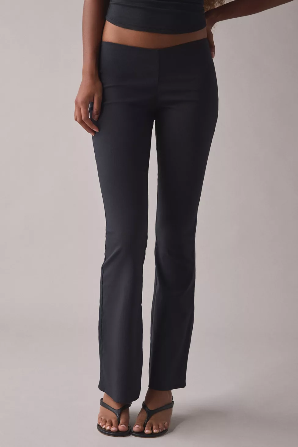 Kimchi Blue Hailey Stretch Pull-On Low-Rise Flare Pants - Black