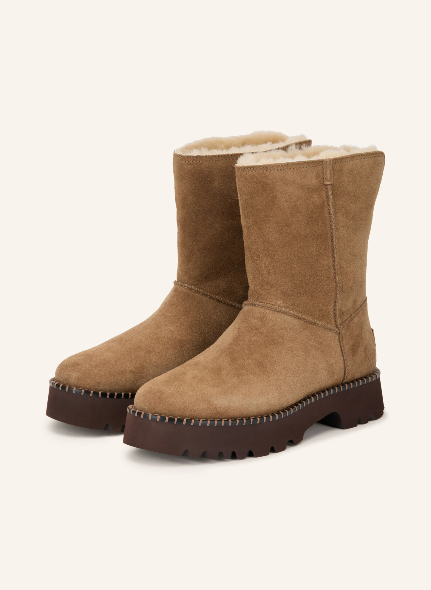 UGG Boots UPTOWNER SHORT – HELLBRAUN