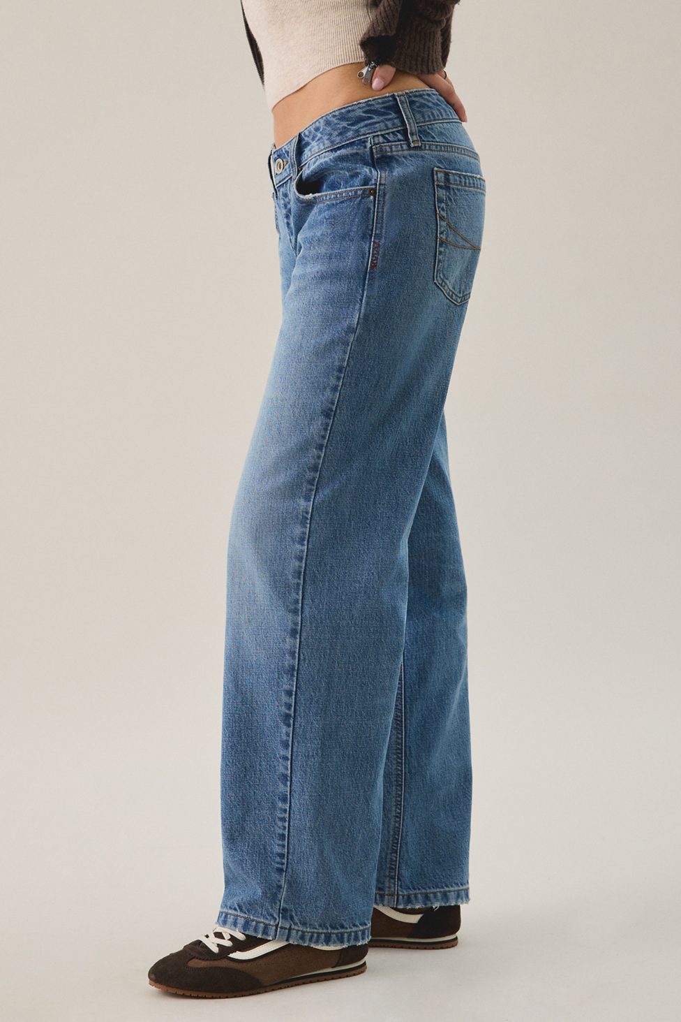BDG Alto Ultimate Low-Rise Straight Jeans - Vintage Denim Light