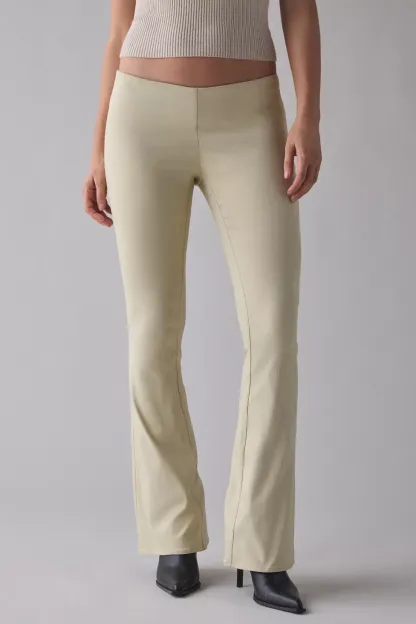 Kimchi Blue Hailey Stretch Pull-On Low-Rise Flare Pants - Tan