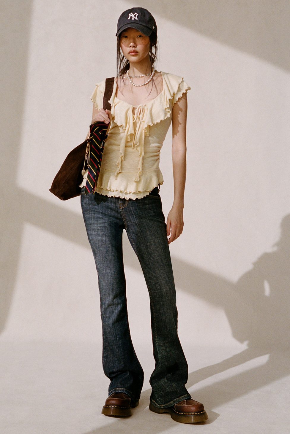 BDG Brooke Low-Rise Flare Jeans - Kansas Wash
