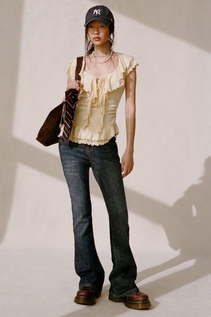 BDG Brooke Low-Rise Flare Jeans - Kansas Wash
