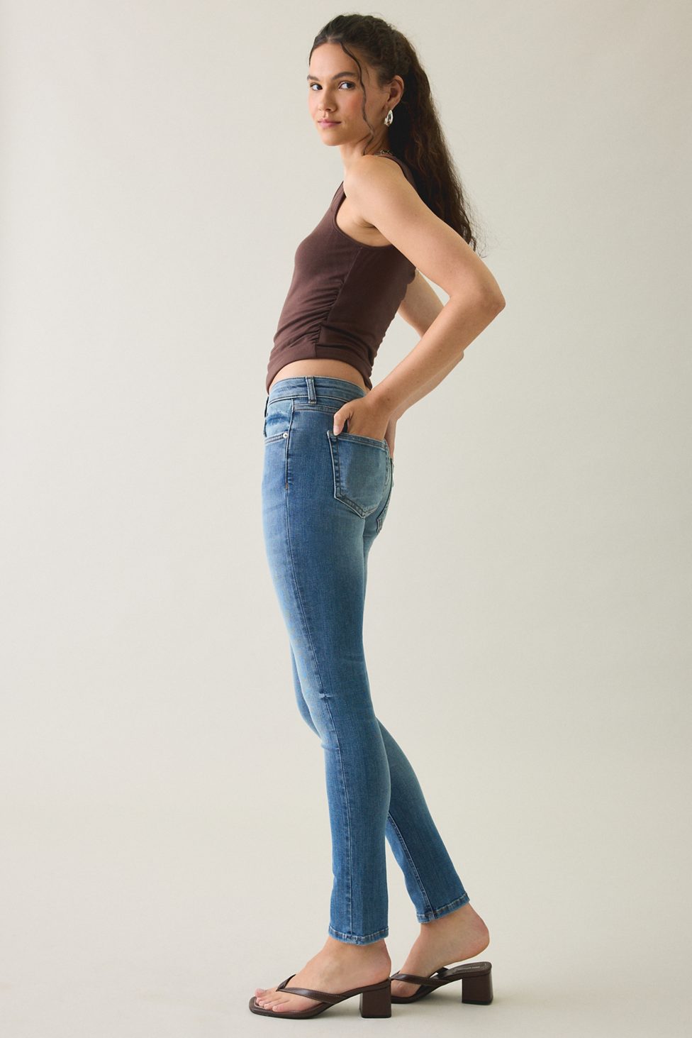 BDG Skylar Low-Rise Skinny Jeans - Vintage Denim Medium