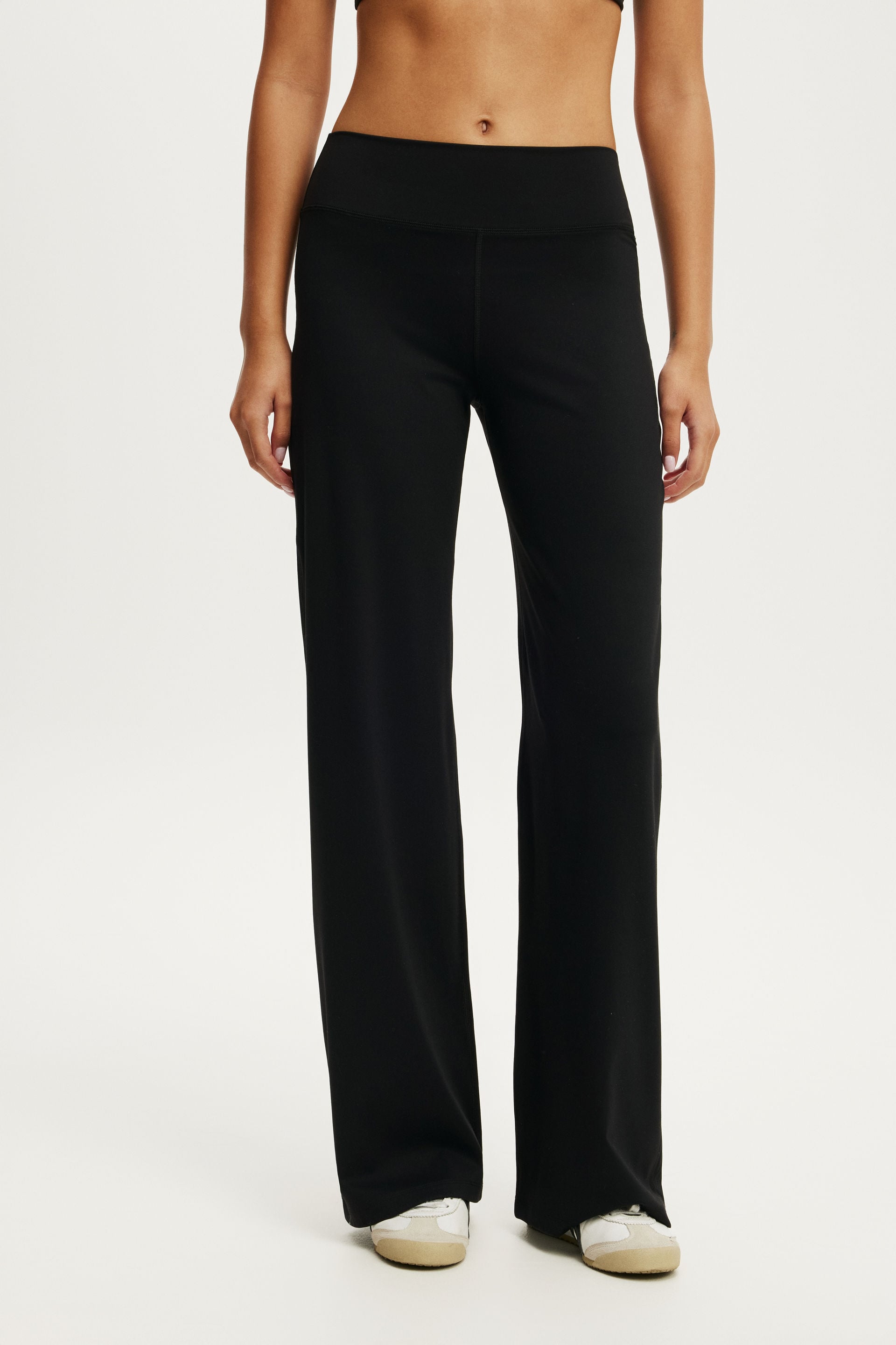 Studio Wide Leg Pant, BLACK - example image 4