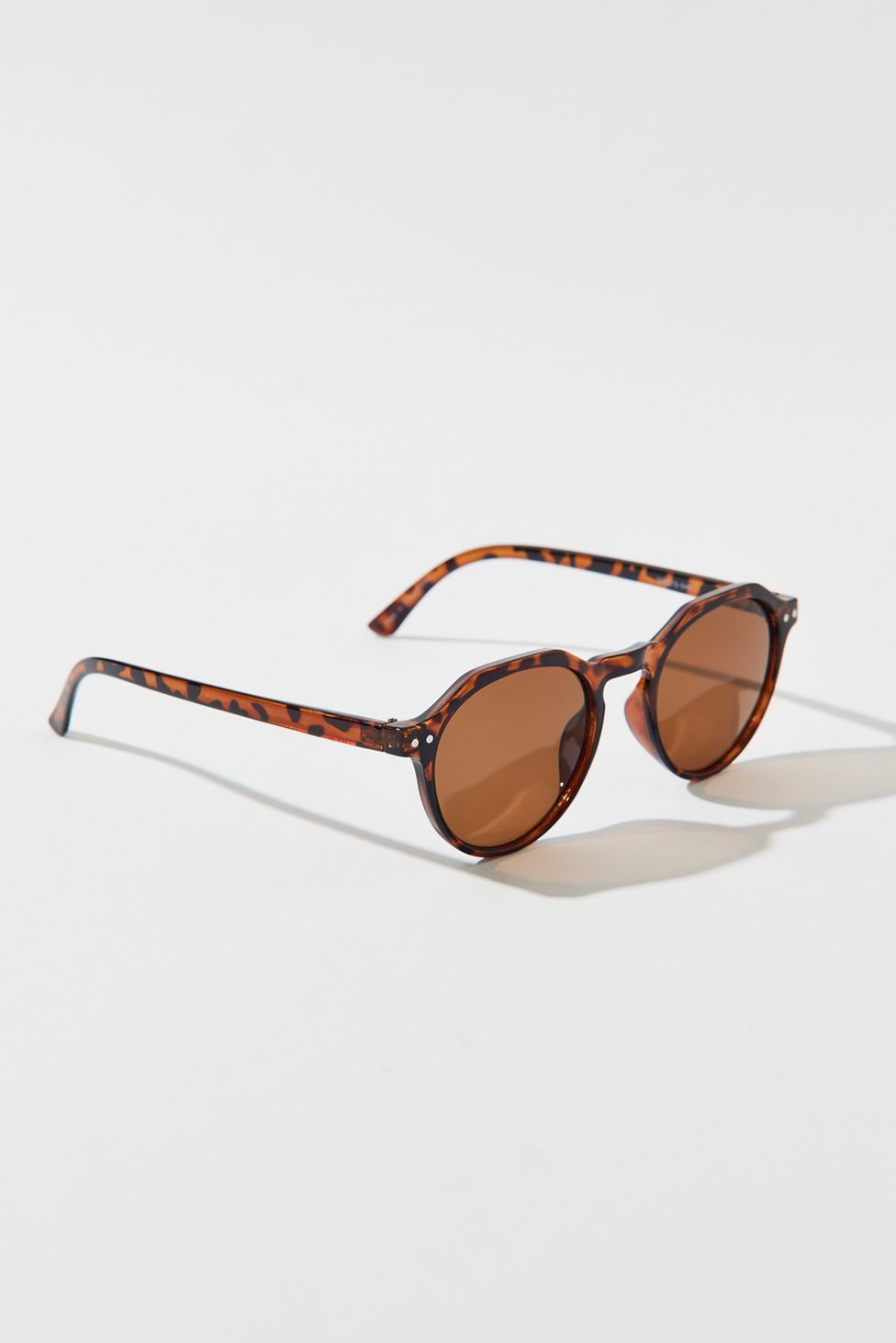Jax Round Sunglasses - Brown