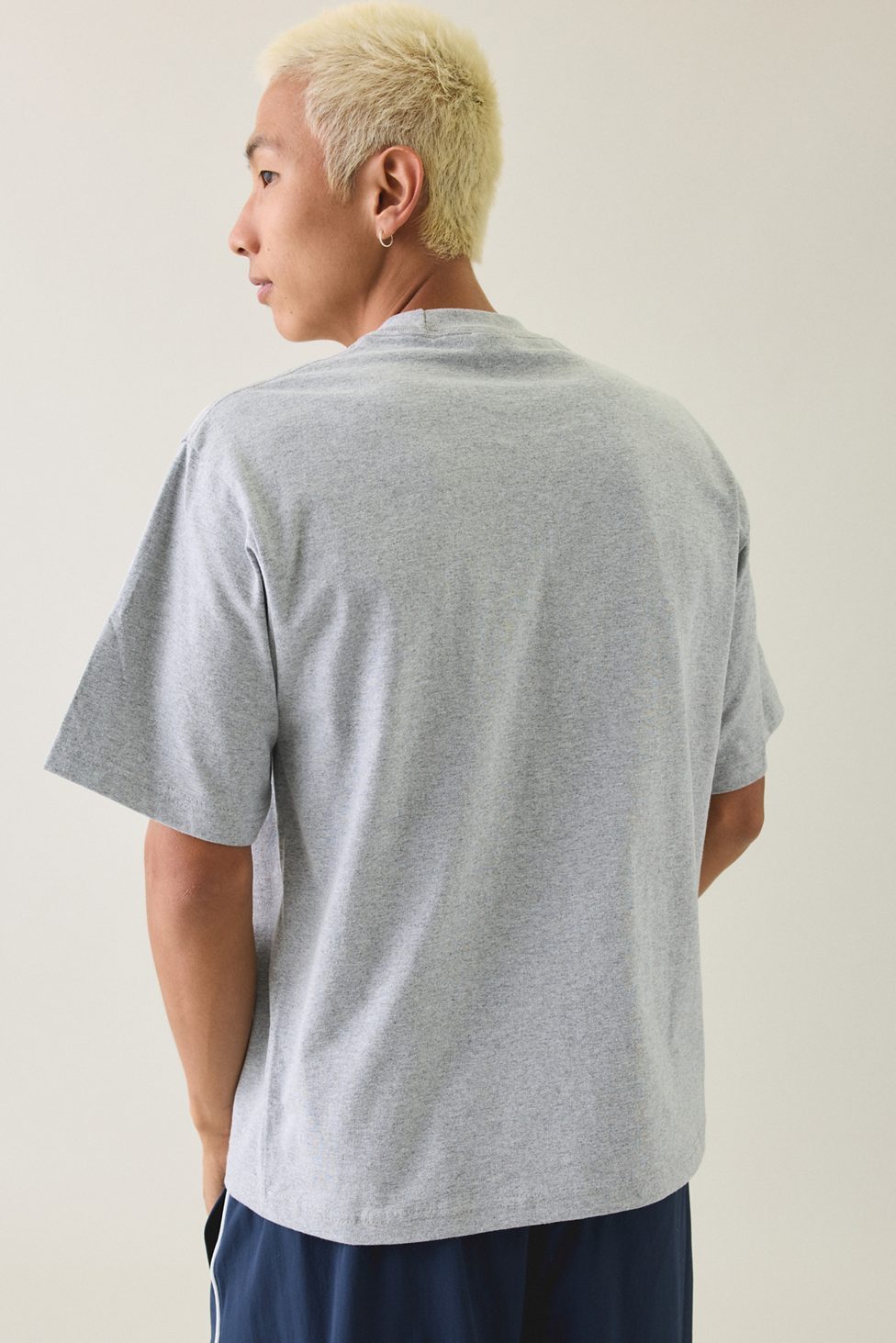 Shaka Wear 7.5oz Heavyweight Cropped Tee - Grey