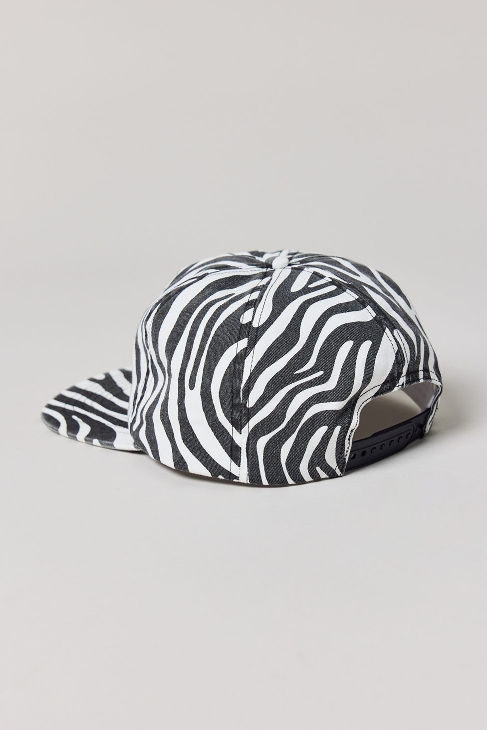 Creative Director Zebra Pattern Golfer Hat - Zebra