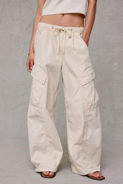 BDG Station Cocoon Baggy Barrel Leg Cargo Jeans - Cream