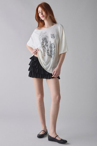 Kimchi Blue Courtney Cat Graphic Off-The-Shoulder Oversized Tee - Cream