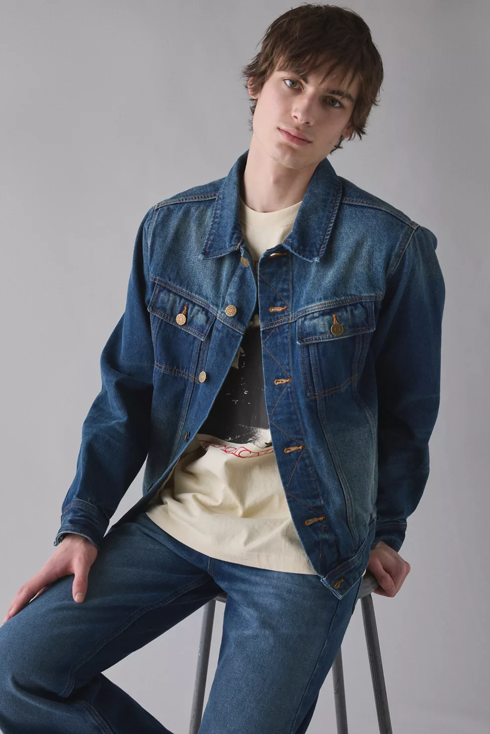 BDG Classic Denim Trucker Jacket - Rinsed Denim