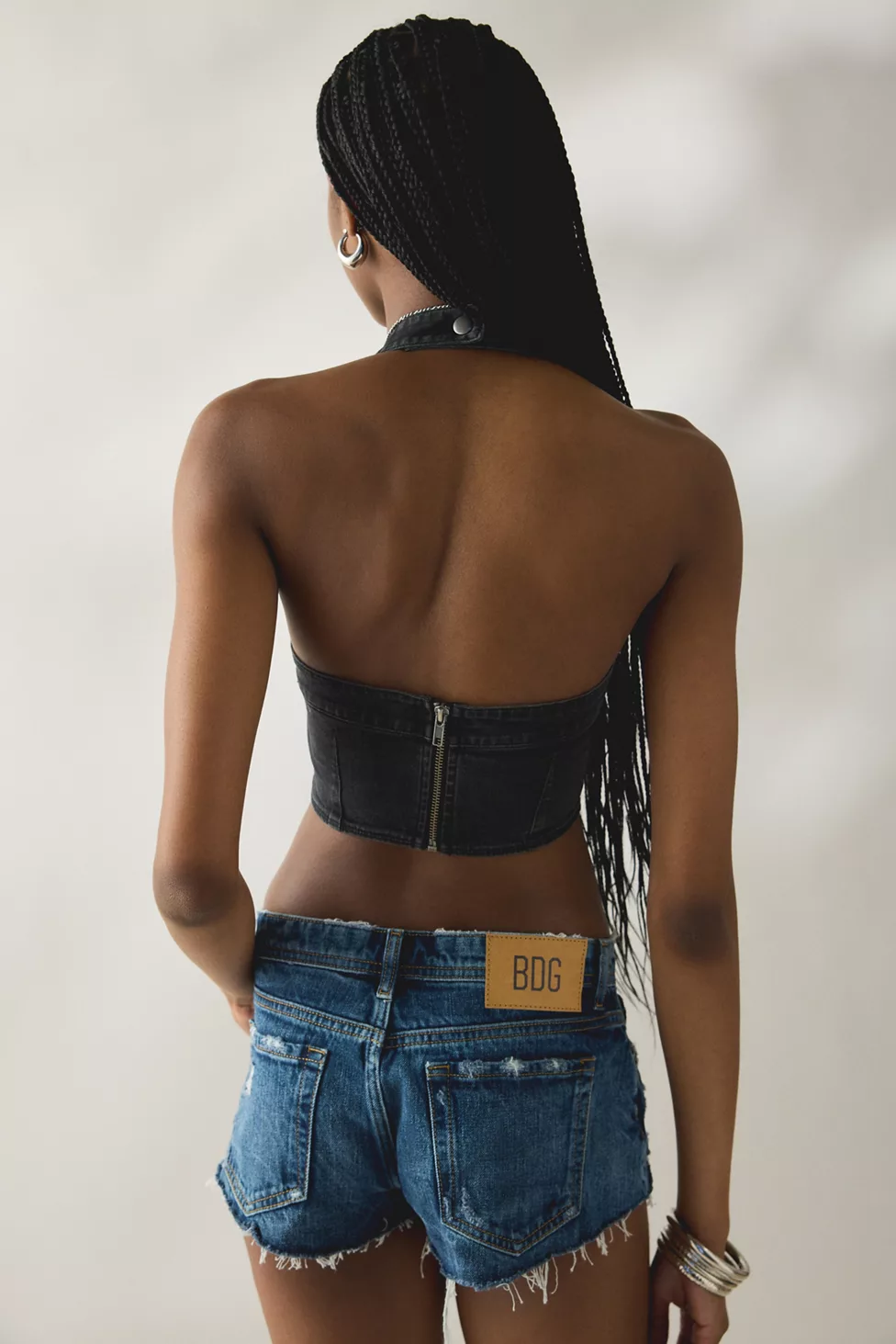UO Got Away O-Ring Halter Neck Cropped Vest - Black