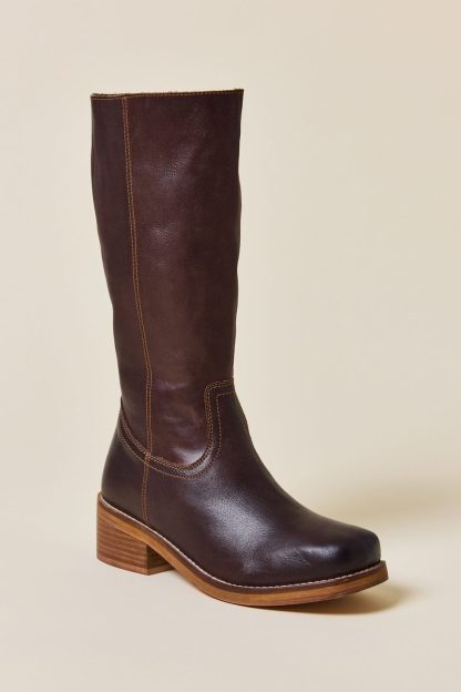 UO Leather Pull-On Boots - Dark Brown