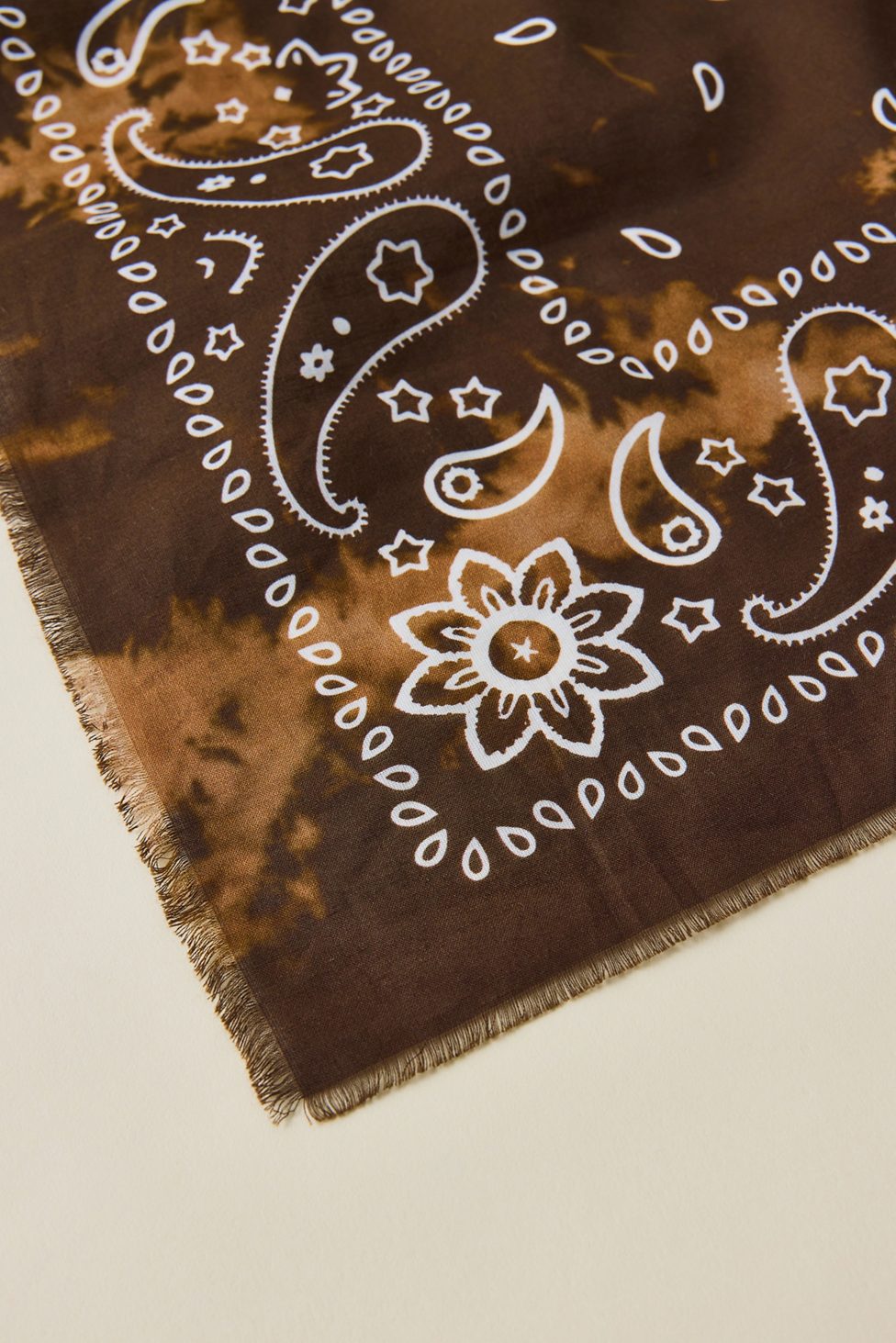 UO Bleach Splatter Paisley Bandana - Brown