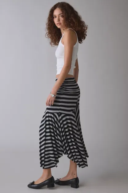 Kimchi Blue Jessica Asymmetric Low-Rise Midi Skirt - Black Multi
