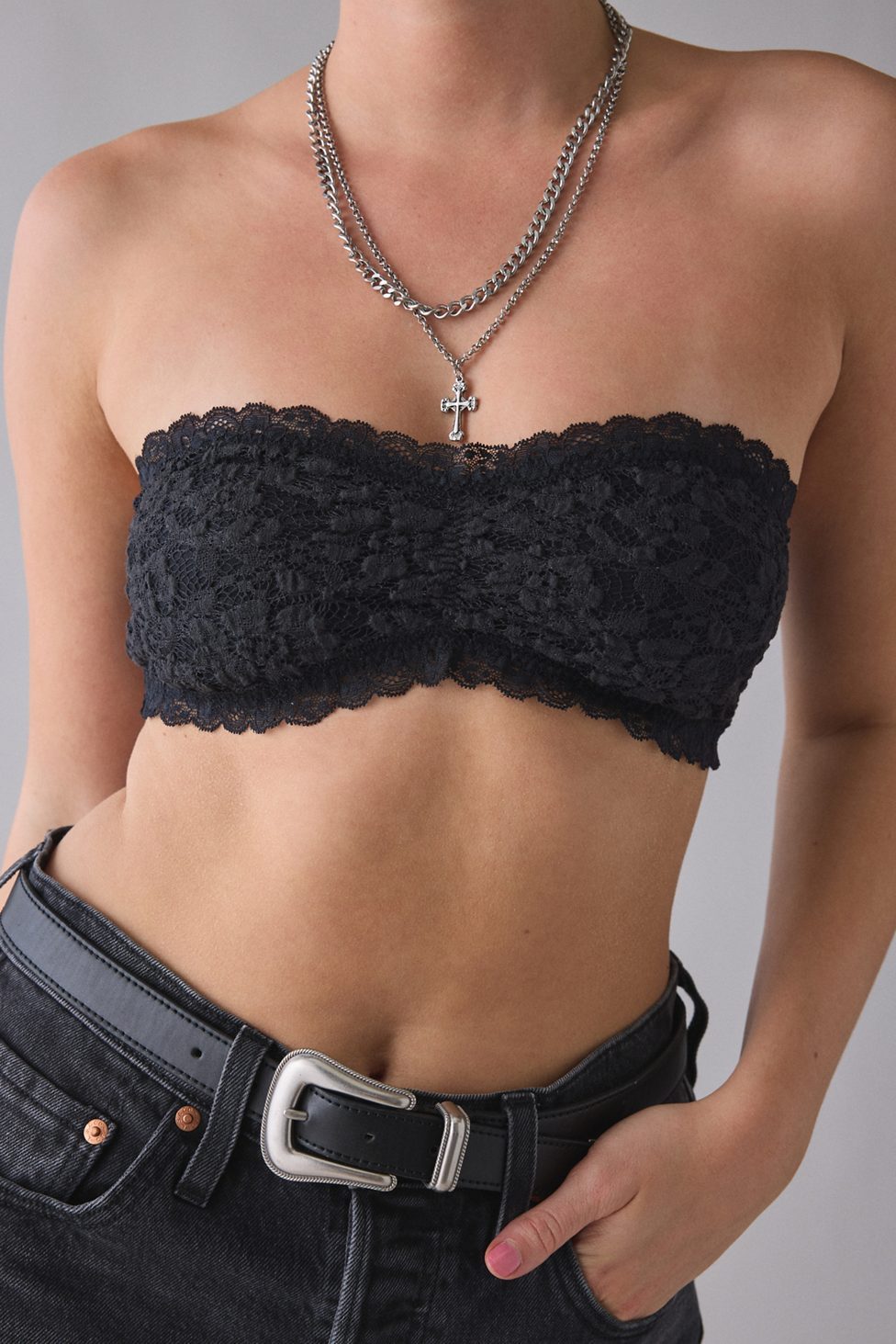 Out From Under Veronica Lace Pinch-Front Bandeau Bralette - Black