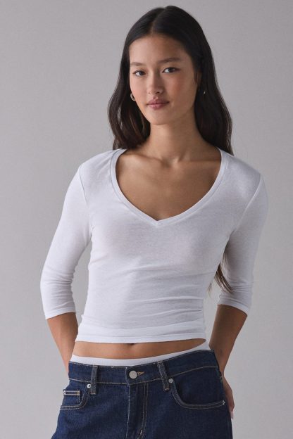 BDG V-Neck 3/4 Sleeve Spill The Tee - White