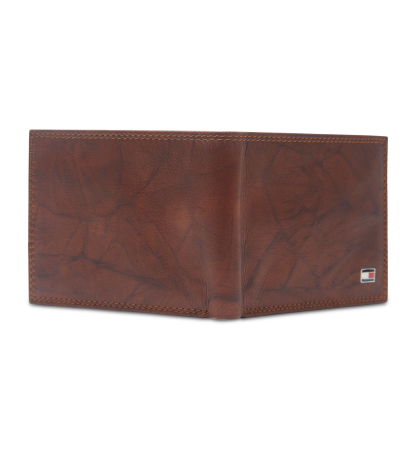 Tommy Hilfiger Men's Traveler RFID Extra-Capacity Bifold Leather Wallet - Tan
