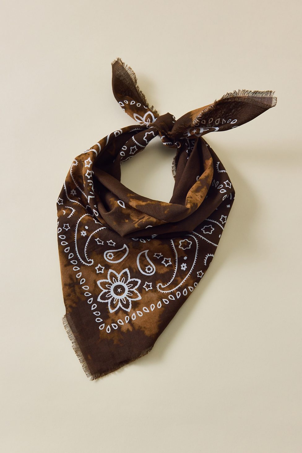 UO Bleach Splatter Paisley Bandana - Brown